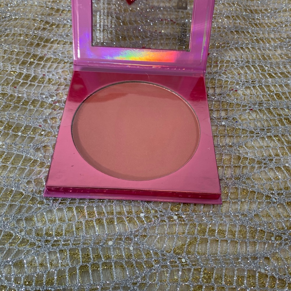 Blush - Picture 5 of 5